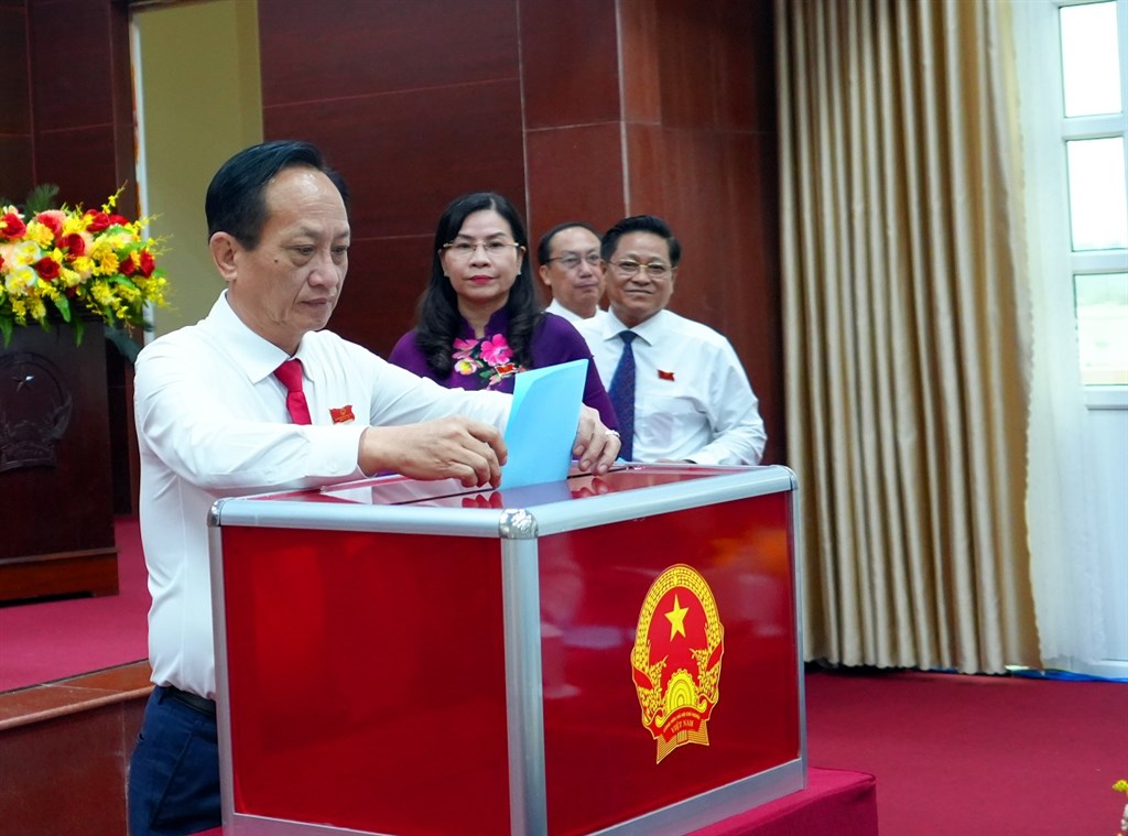 Đồng chí Lữ Quang Ngời được bầu giữ chức Chủ tịch UBND tỉnh Cà Mau- Ảnh 3. Đồng chí Lữ Quang Ngời được bầu giữ chức Chủ tịch UBND tỉnh Cà Mau- Ảnh 3.