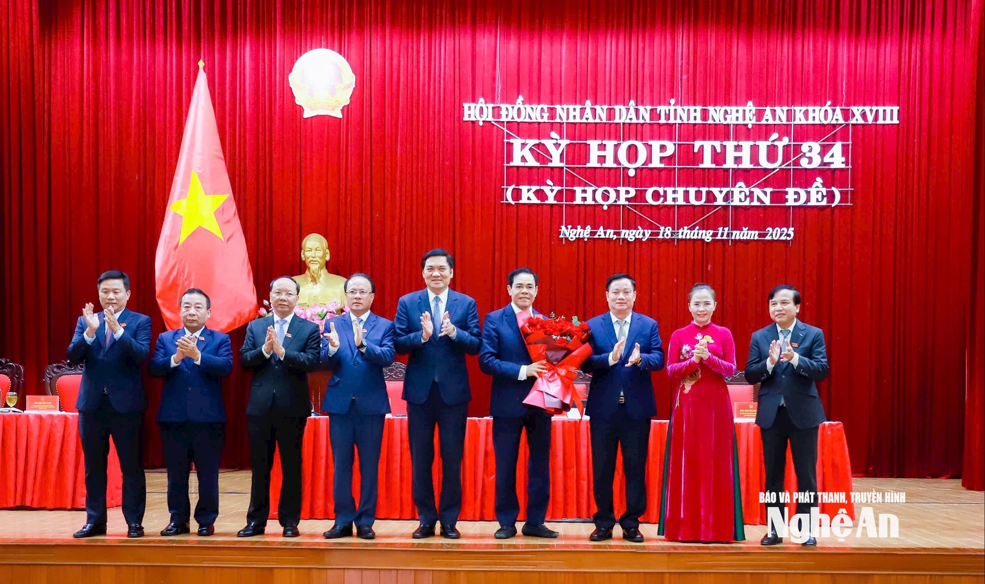 Đồng chí Võ Trọng Hải được bầu giữ chức Chủ tịch UBND tỉnh Nghệ An- Ảnh 1.