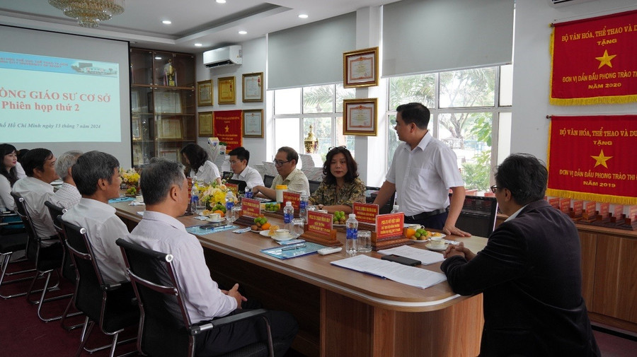 Đề xuất thí điểm tự công nhận GS, PGS: Cần quy chuẩn rõ ràng để bảo đảm chất lượng học thuật, tránh “lạm phát” học hàm - Ảnh 2.