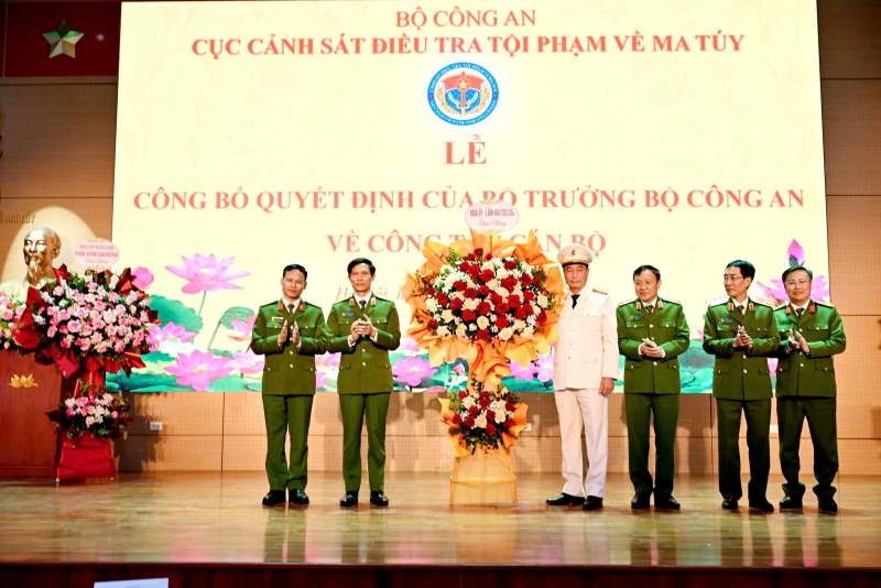 Bộ Công an điều động, bổ nhiệm Cục trưởng, Phó Cục trưởng, Giám đốc Công an tỉnh- Ảnh 5.
