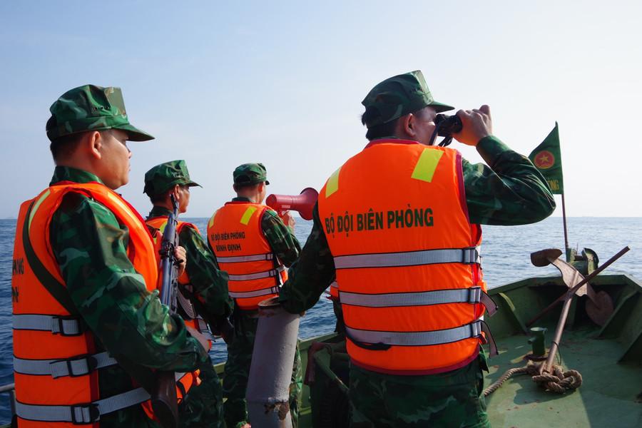 Dừng tất cả các công việc không cần thiết, KHẨN TRƯƠNG ỨNG PHÓ BÃO SỐ 13 (Bão Kalmaegi)- Ảnh 8. Dừng tất cả các công việc không cần thiết, KHẨN TRƯƠNG ỨNG PHÓ BÃO SỐ 13 (Bão Kalmaegi)- Ảnh 8.