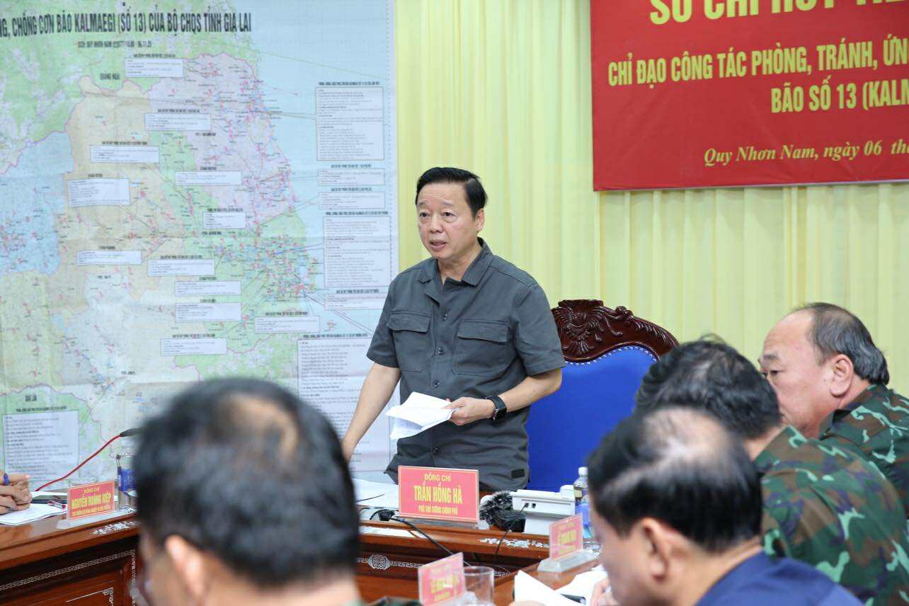 KHẨN CẤP ỨNG PHÓ BÃO SỐ 13- Ảnh 11. KHẨN CẤP ỨNG PHÓ BÃO SỐ 13- Ảnh 11.