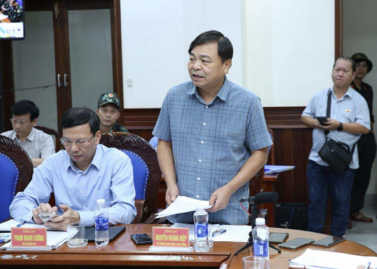 KHẨN CẤP ỨNG PHÓ BÃO SỐ 13- Ảnh 10. KHẨN CẤP ỨNG PHÓ BÃO SỐ 13- Ảnh 10.