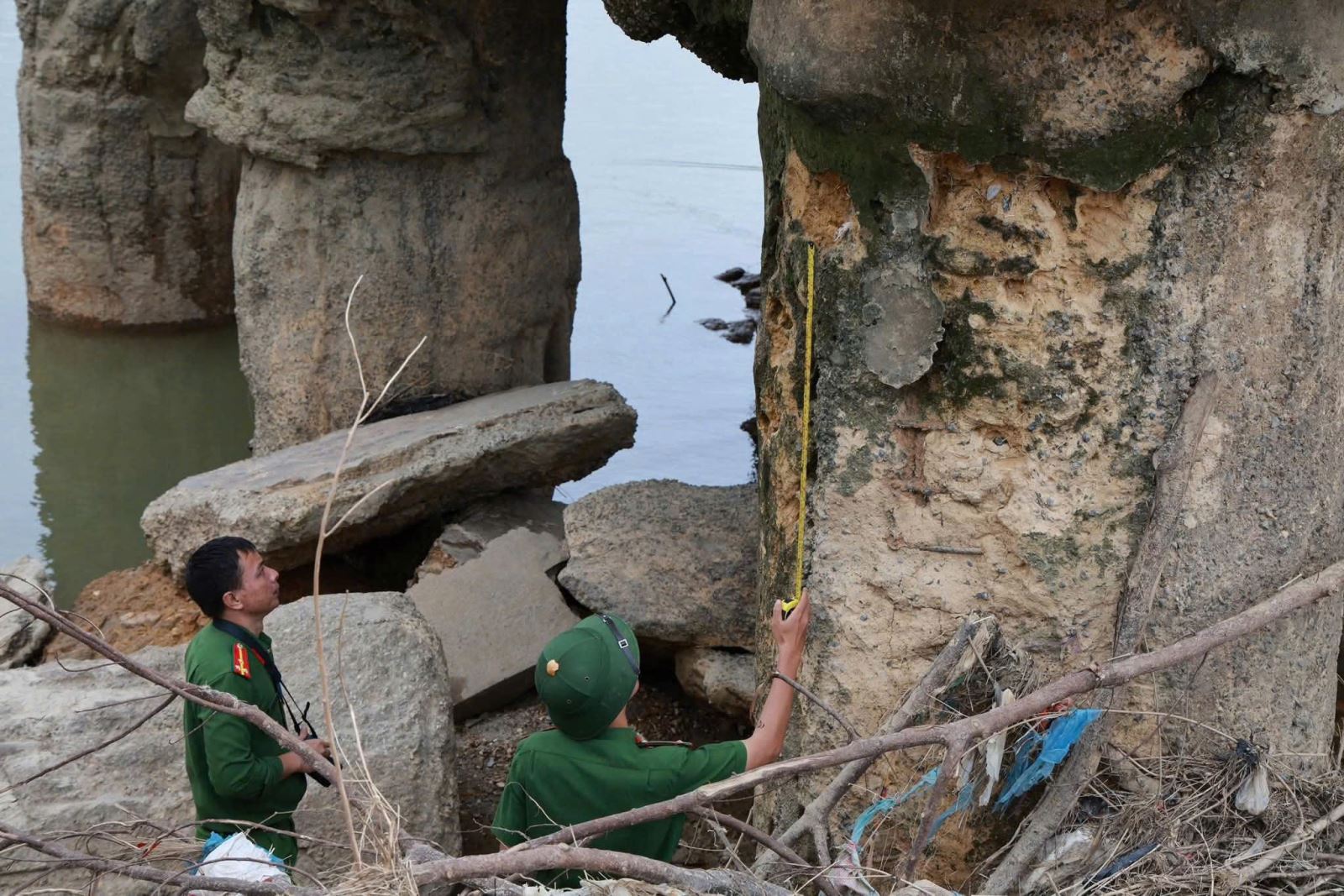 Khởi tố vụ án vi phạm quy định xây dựng gây hậu quả nghiêm trọng tại cầu Sông Lô- Ảnh 5.