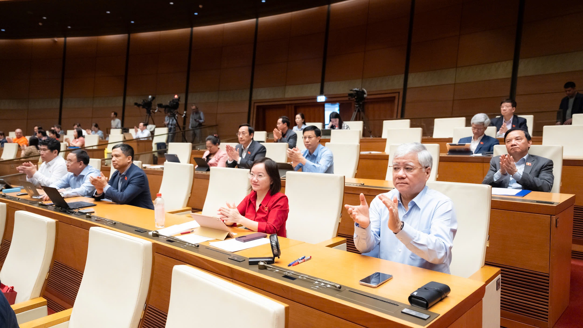 Thống nhất sử dụng 1 bộ sách giáo khoa; liên thông văn bằng, chứng chỉ; học sinh có thể được học vượt lớp...- Ảnh 6. Thống nhất sử dụng 1 bộ sách giáo khoa; liên thông văn bằng, chứng chỉ; học sinh có thể được học vượt lớp...- Ảnh 6.