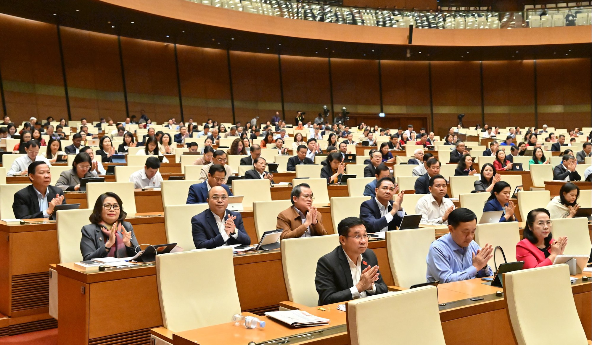 LUẬT DÂN SỐ: Cá nhân, cặp vợ chồng quyết định số con; sinh con thứ 2 phụ nữ được nghỉ 7 tháng - Ảnh 4.