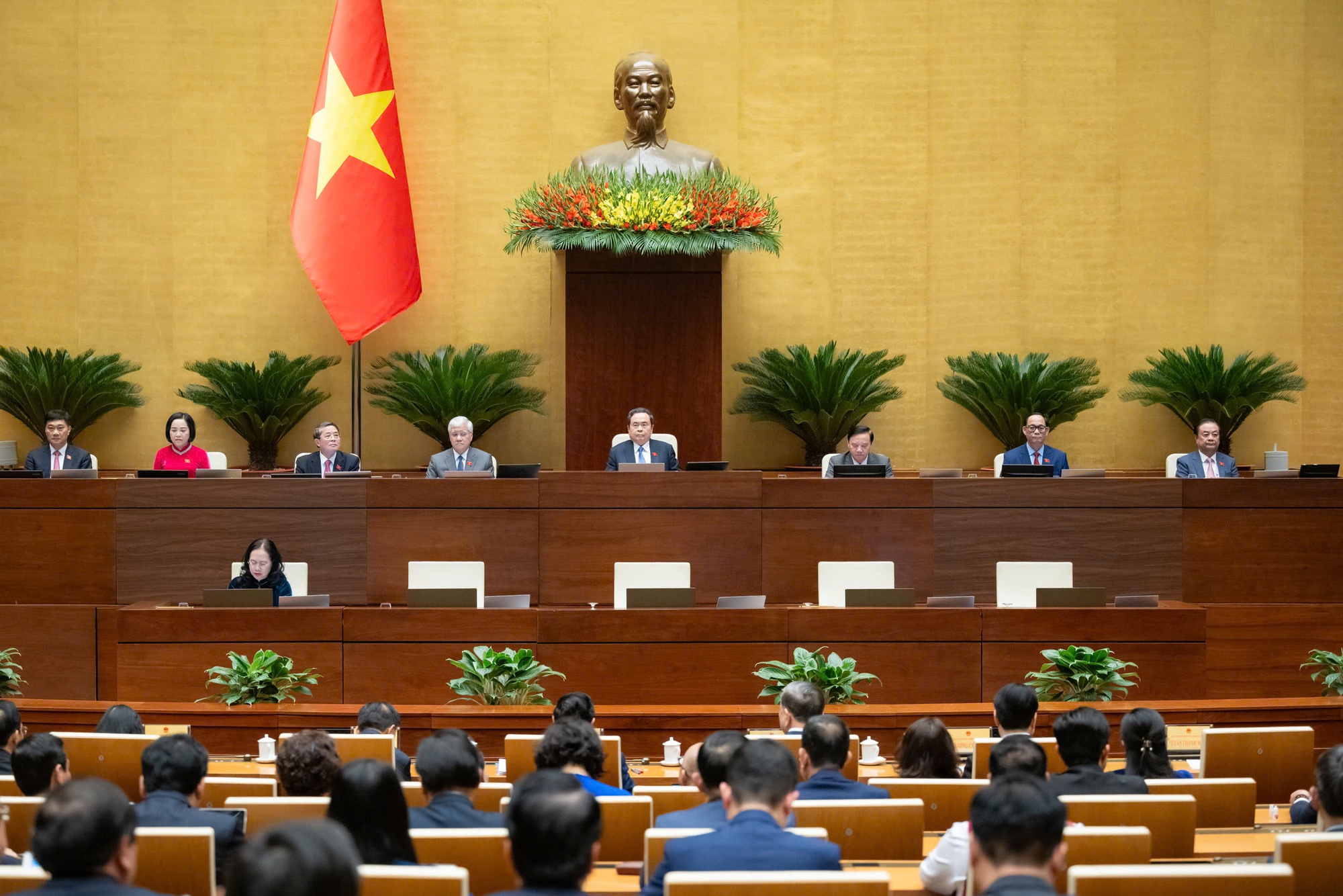 Quốc hội quyết nghị về phụ cấp, tiền lương, lương hưu, trợ cấp cùng nhiều vấn đề quốc kế, dân sinh- Ảnh 16. Quốc hội quyết nghị về phụ cấp, tiền lương, lương hưu, trợ cấp cùng nhiều vấn đề quốc kế, dân sinh- Ảnh 16.