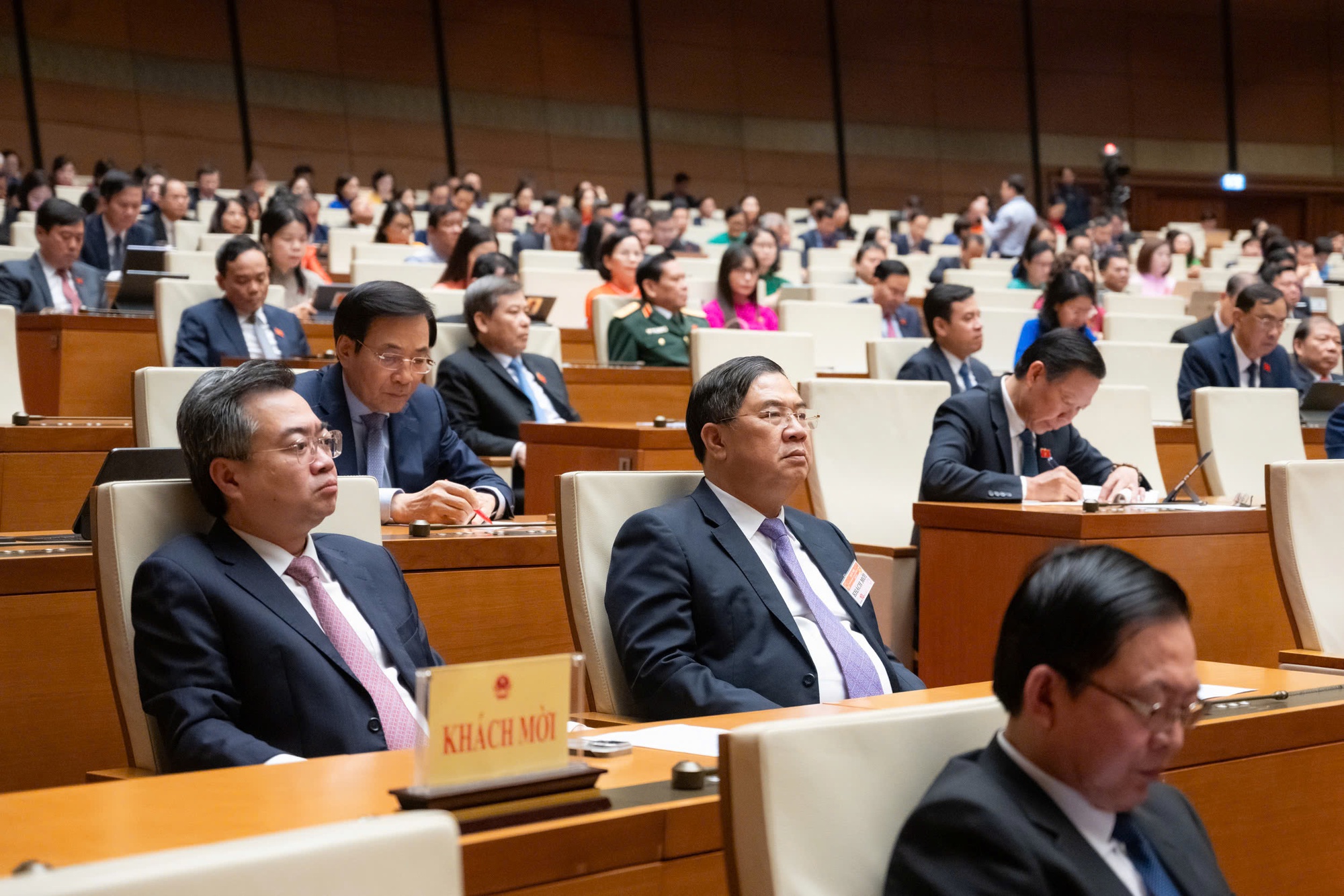 Quốc hội quyết nghị về phụ cấp, tiền lương, lương hưu, trợ cấp cùng nhiều vấn đề quốc kế, dân sinh- Ảnh 20. Quốc hội quyết nghị về phụ cấp, tiền lương, lương hưu, trợ cấp cùng nhiều vấn đề quốc kế, dân sinh- Ảnh 20.