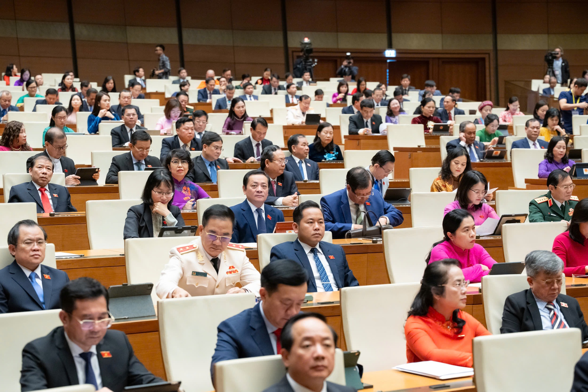 Quốc hội quyết nghị về phụ cấp, tiền lương, lương hưu, trợ cấp cùng nhiều vấn đề quốc kế, dân sinh- Ảnh 12. Quốc hội quyết nghị về phụ cấp, tiền lương, lương hưu, trợ cấp cùng nhiều vấn đề quốc kế, dân sinh- Ảnh 12.