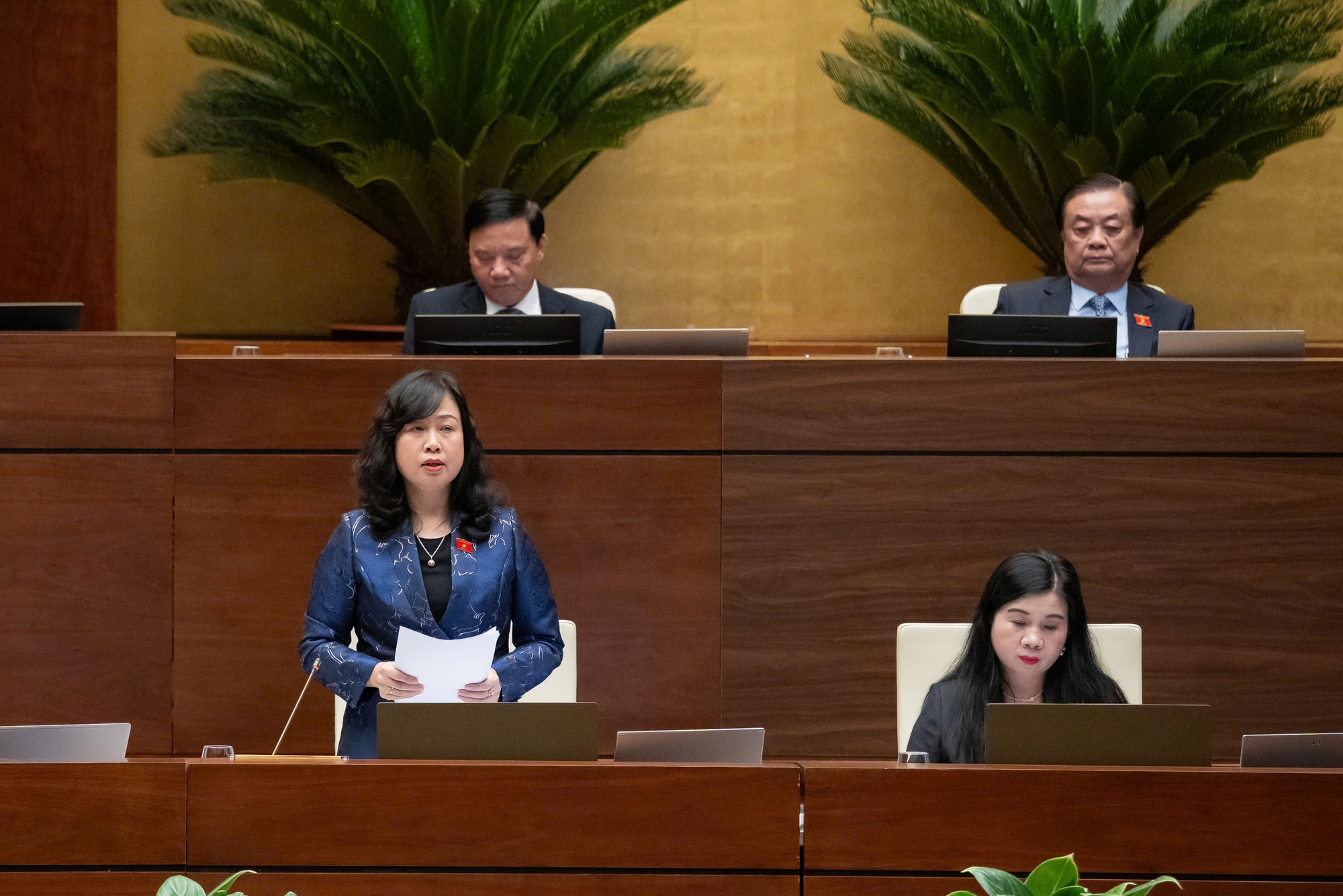 Đề nghị xây dựng bảng lương đặc thù ngành y, áp dụng phụ cấp theo vị trí việc làm- Ảnh 3. Đề nghị xây dựng bảng lương đặc thù ngành y, áp dụng phụ cấp theo vị trí việc làm- Ảnh 3.