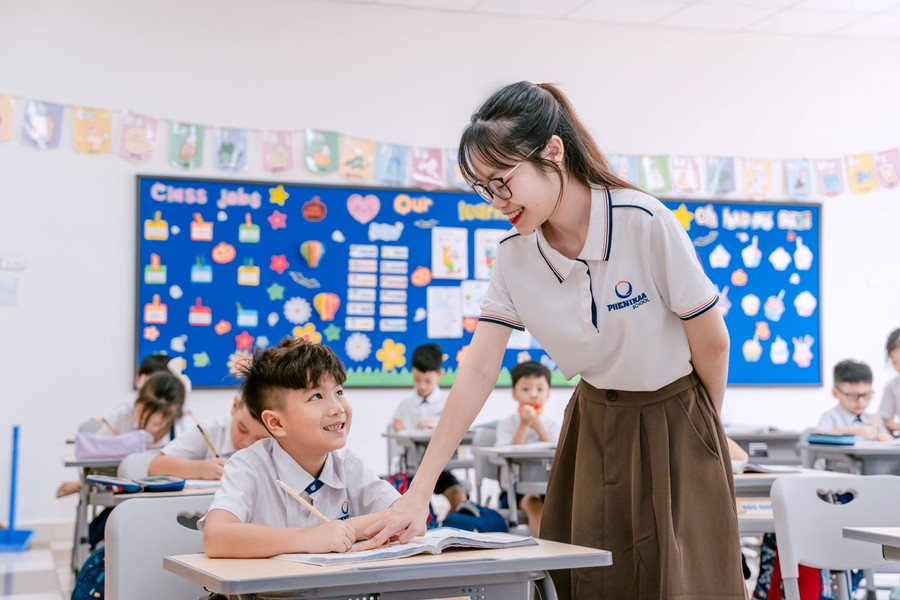 Hơn 200.000 giáo viên được thăng hạng chức danh nghề nghiệp- Ảnh 1.