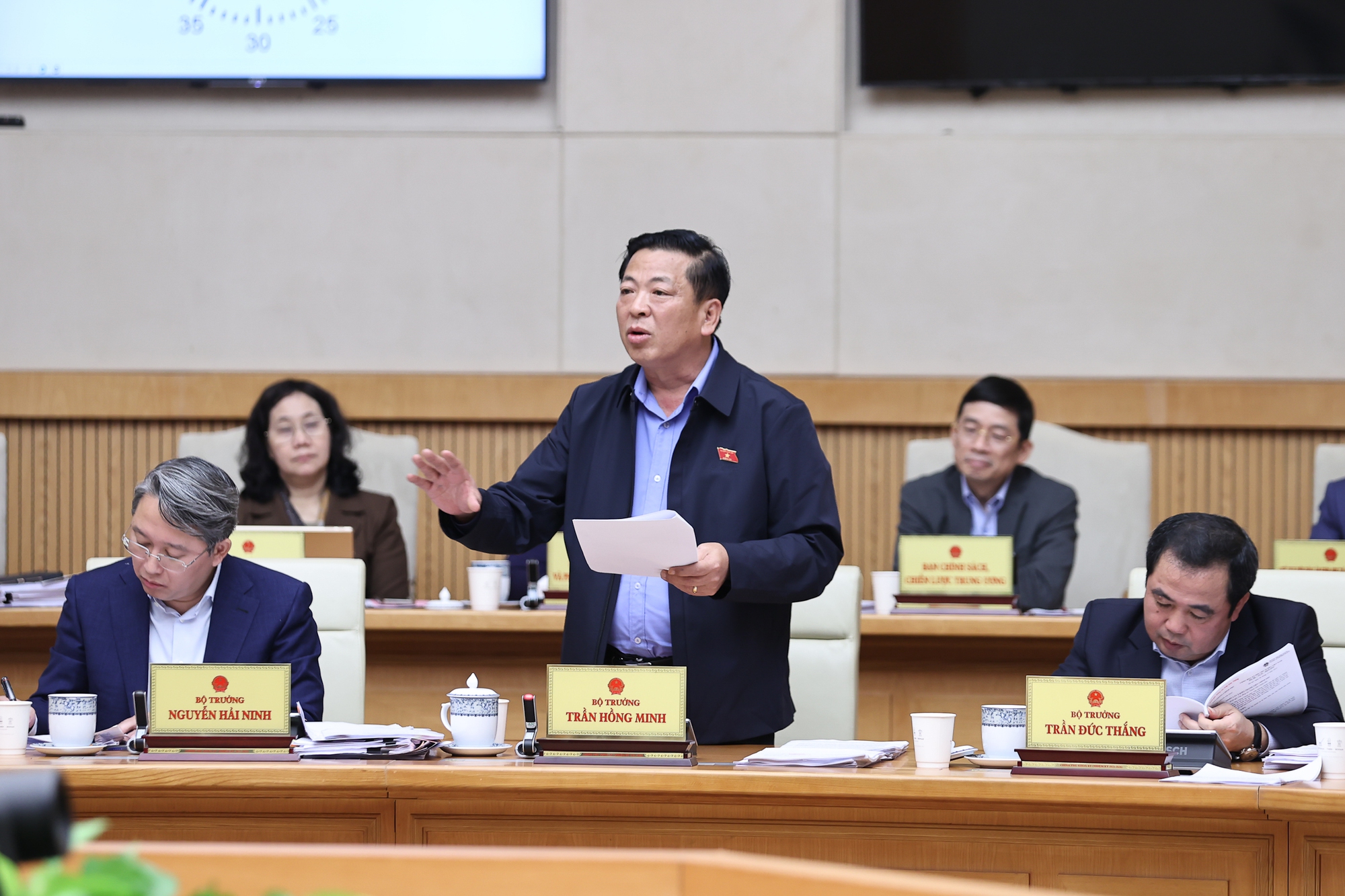 Khẩn trương trình các văn bản triển khai Kết luận 206-KL/TW về tiền lương, phụ cấp- Ảnh 6. Khẩn trương trình các văn bản triển khai Kết luận 206-KL/TW về tiền lương, phụ cấp- Ảnh 6.