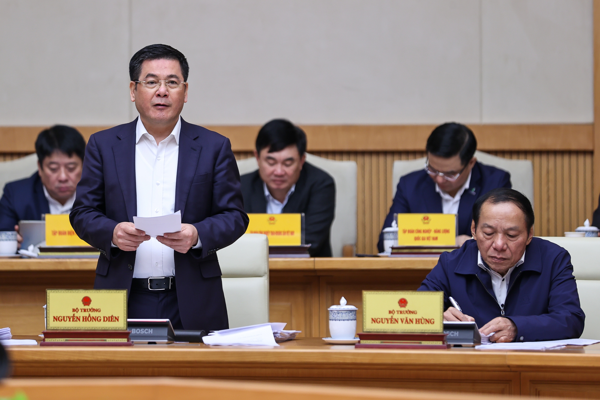 Khẩn trương trình các văn bản triển khai Kết luận 206-KL/TW về tiền lương, phụ cấp- Ảnh 7. Khẩn trương trình các văn bản triển khai Kết luận 206-KL/TW về tiền lương, phụ cấp- Ảnh 7.