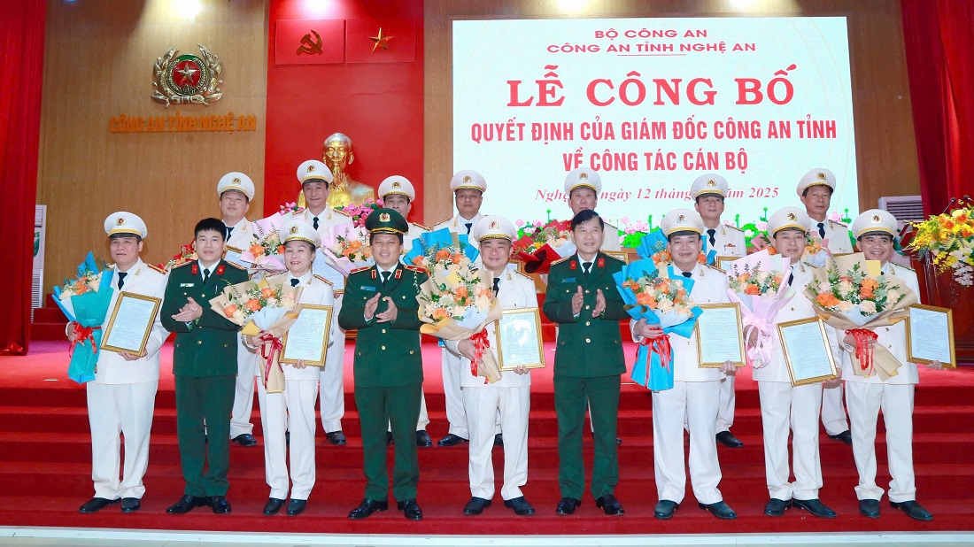 18 lãnh đạo Công an cấp phòng, cấp huyện xung phong nghỉ hưu trước tuổi; 4 Phó Trưởng Công an huyện tình nguyện xuống xã- Ảnh 3.