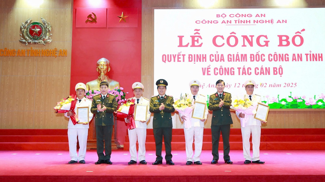 18 lãnh đạo Công an cấp phòng, cấp huyện xung phong nghỉ hưu trước tuổi; 4 Phó Trưởng Công an huyện tình nguyện xuống xã- Ảnh 4.