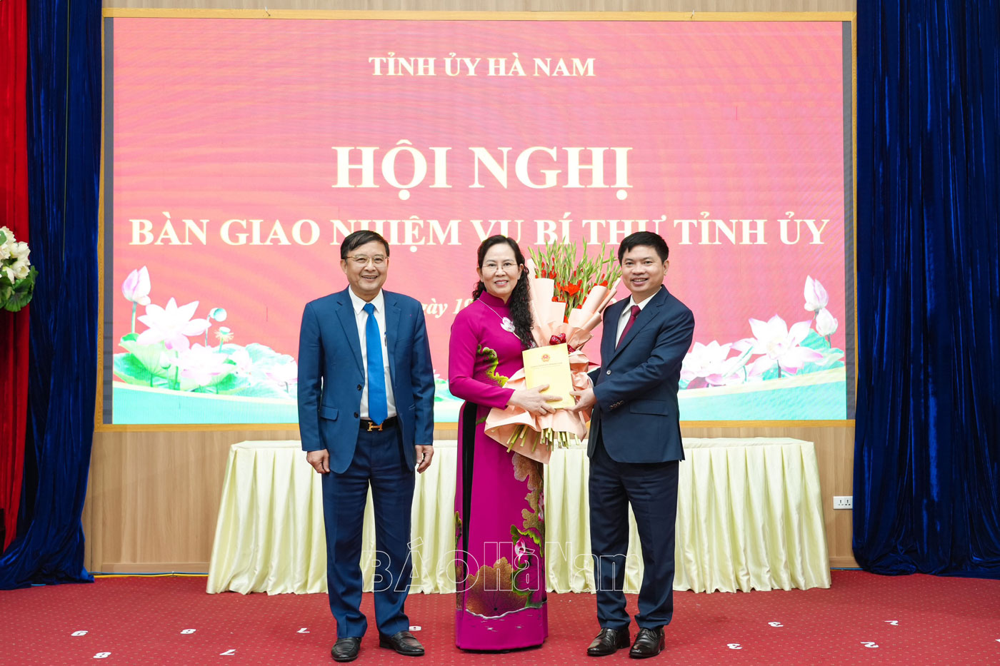 Bộ Chính trị giao nữ Phó Bí thư Thường trực điều hành công việc của Tỉnh ủy- Ảnh 4.