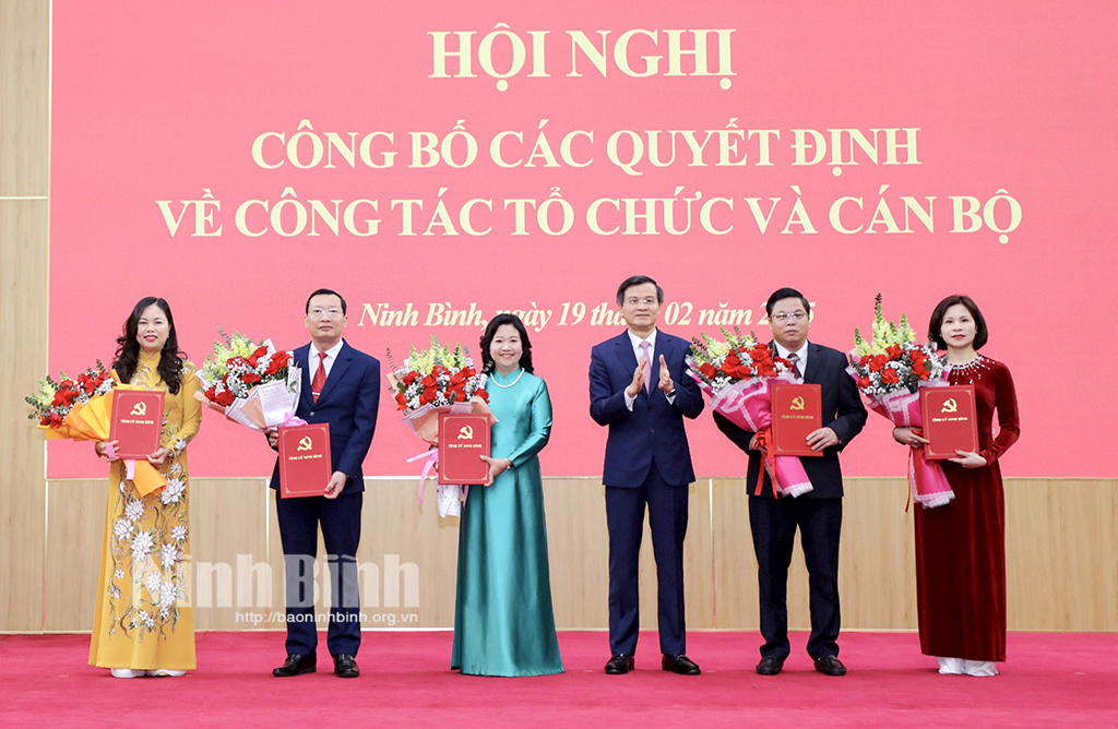 Sắp xếp bộ máy: Tỉnh ủy Ninh Bình công bố các quyết định về tổ chức và cán bộ- Ảnh 5.