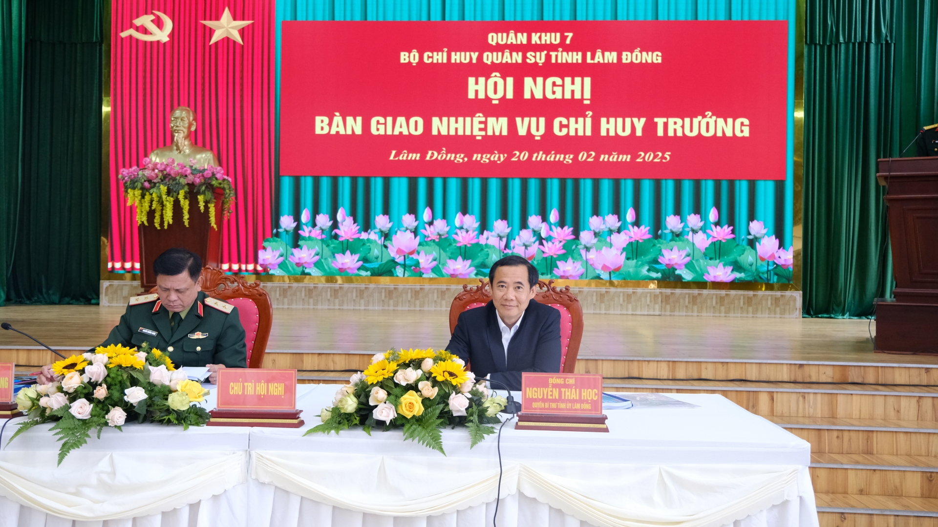 Bàn giao nhiệm vụ Chỉ huy trưởng Bộ Chỉ huy quân sự tỉnh- Ảnh 1.