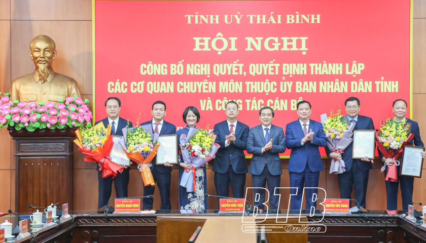 Thành lập các cơ quan chuyên môn thuộc UBND tỉnh Thái Bình và bổ nhiệm 5 Giám đốc Sở- Ảnh 1.