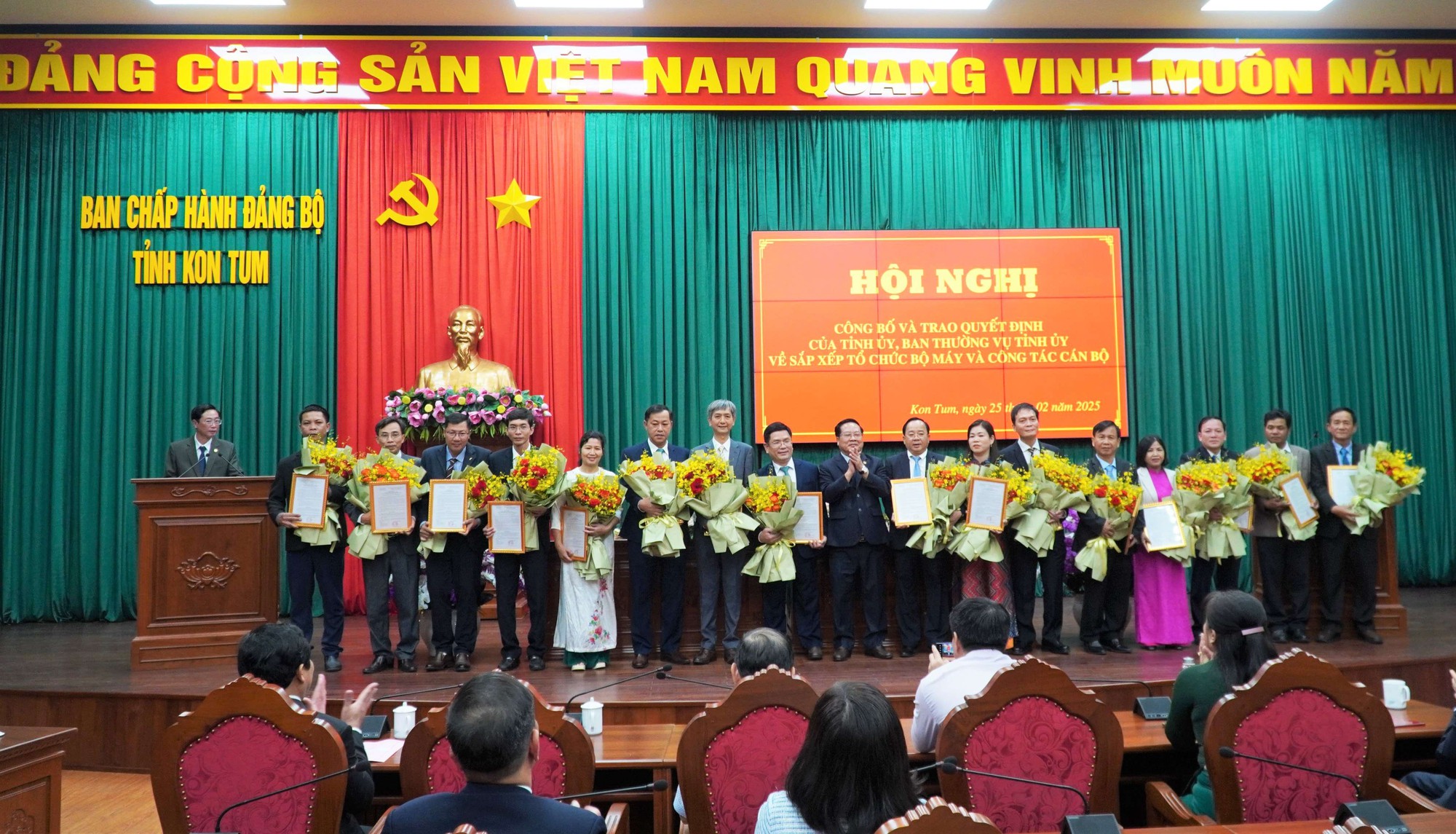  Kon Tum thành lập 2 Đảng bộ, một số cơ quan chuyên môn, chỉ định, bổ nhiệm nhân sự- Ảnh 6.