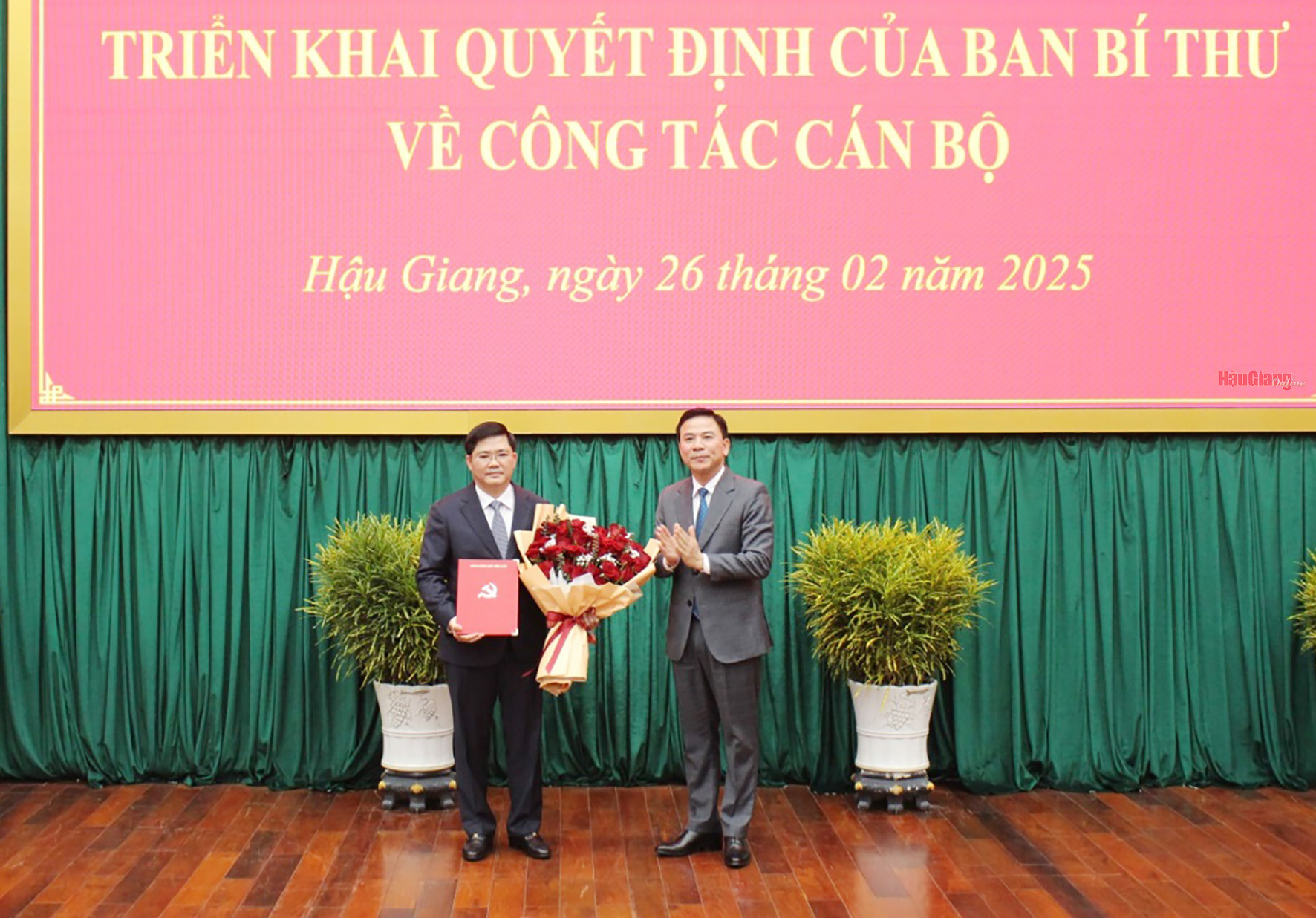 Ban Bí thư điều động, chỉ định Phó Bí thư Thường trực Tỉnh ủy - Ảnh 1.