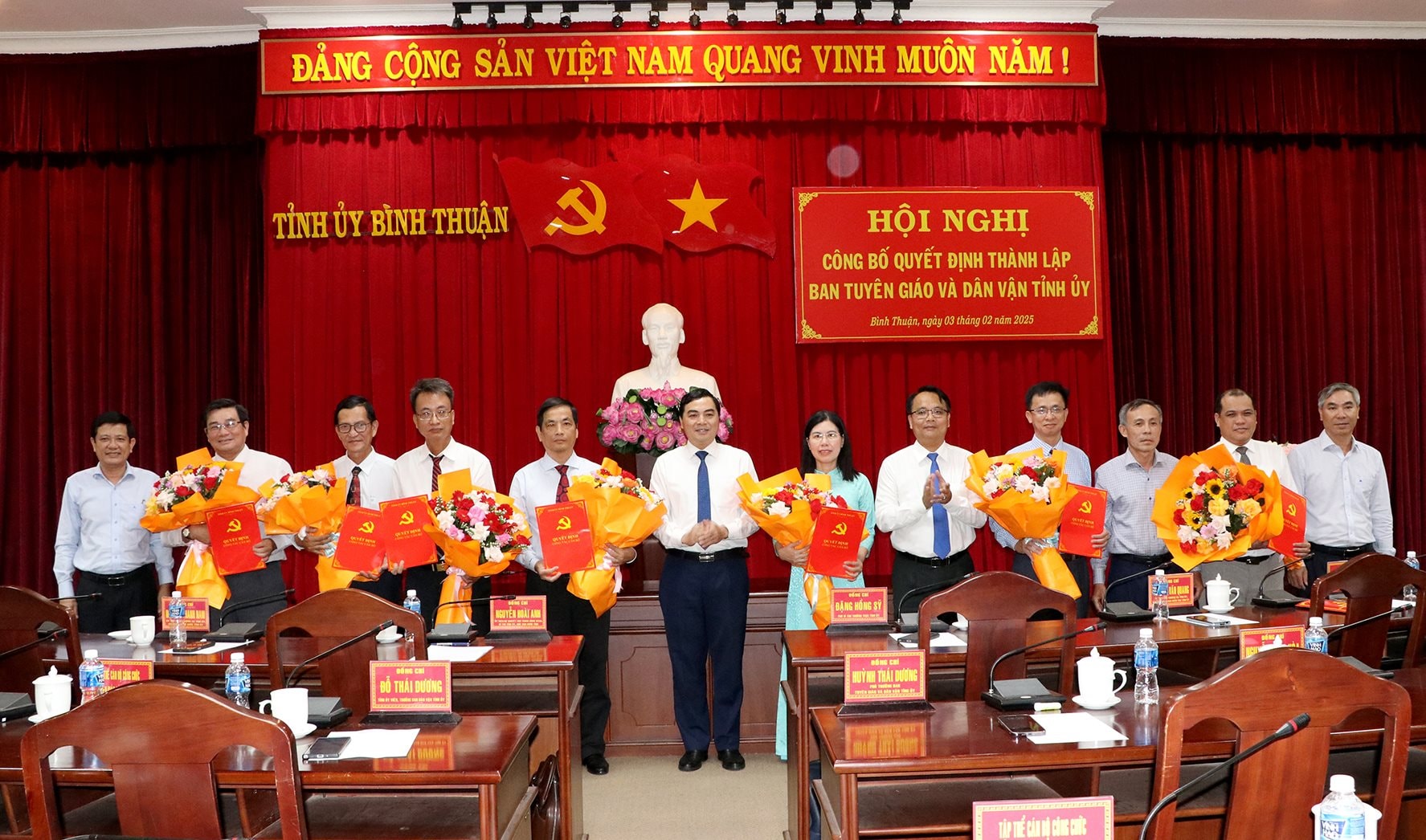 Bổ nhiệm tân Trưởng Ban và 5 Phó Trưởng Ban Tuyên giáo và Dân vận Tỉnh ủy, chỉ định Bí thư Huyện ủy- Ảnh 3.