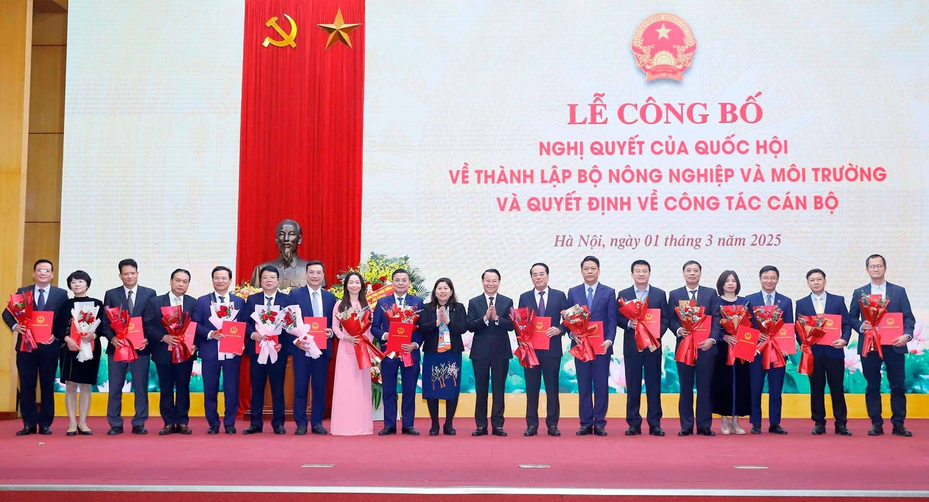 Bổ nhiệm nhân sự lãnh đạo 30 đơn vị trực thuộc Bộ Nông nghiệp và Môi trường- Ảnh 2.