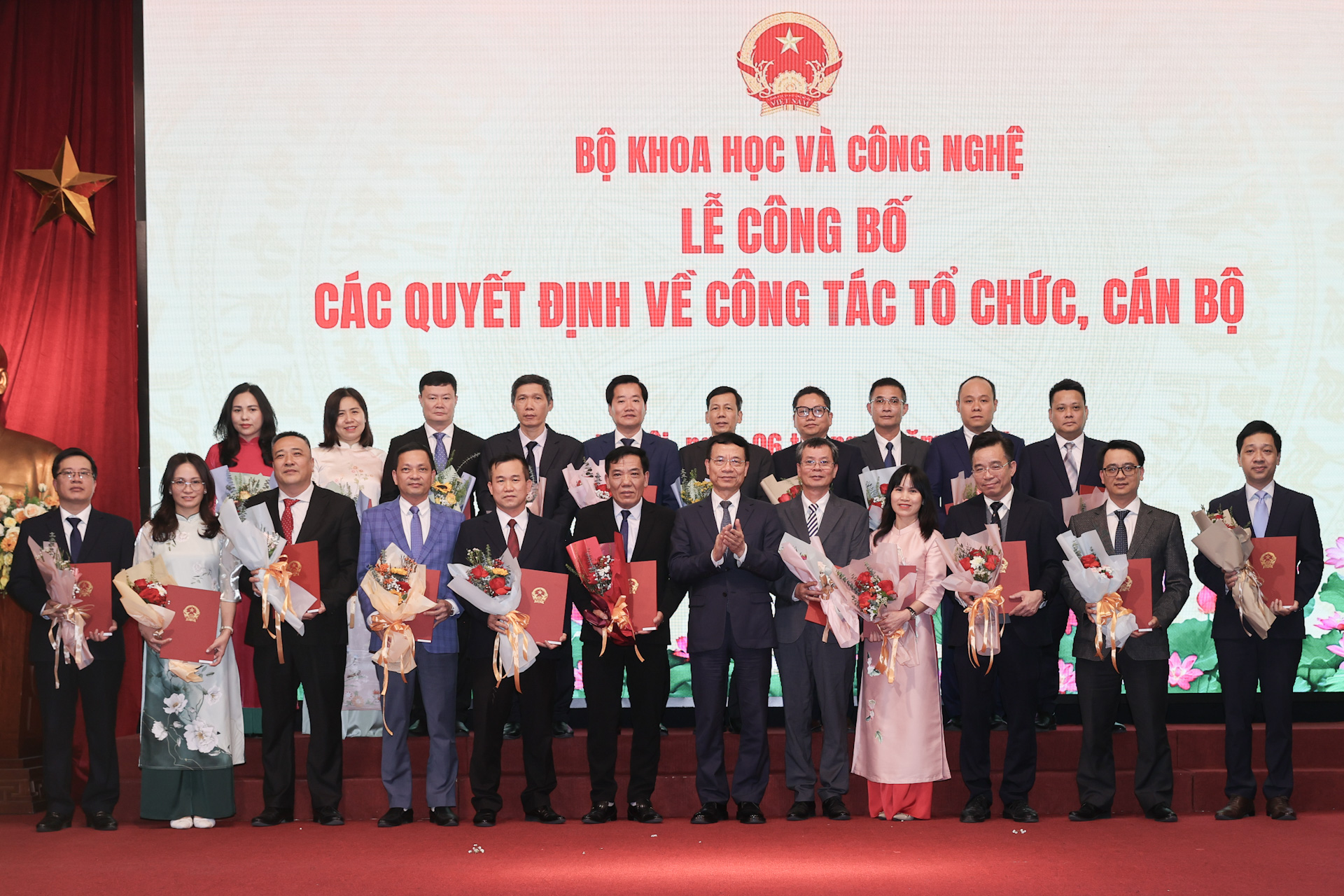 Bộ Khoa học và Công nghệ công bố các quyết định về công tác tổ chức, cán bộ- Ảnh 6.