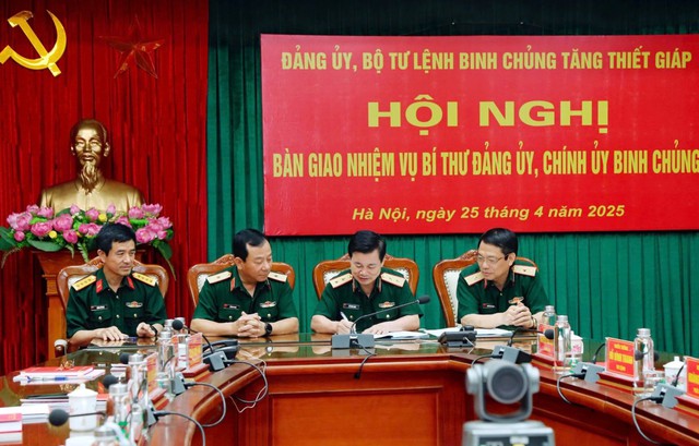 Phó Tư lệnh BĐBP, Chính ủy Binh chủng, Chủ nhiệm Chính trị Quân khu nghỉ hưu; bổ nhiệm nhân sự mới- Ảnh 2. Phó Tư lệnh BĐBP, Chính ủy Binh chủng, Chủ nhiệm Chính trị Quân khu nghỉ hưu; bổ nhiệm nhân sự mới- Ảnh 2.