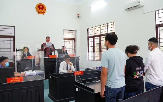 MỨC PHẠT TÙ VỚI CÁC TỘI DANH SẢN XUẤT, BUÔN BÁN HÀNG GIẢ, HÀNG KÉM CHẤT LƯỢNG- Ảnh 1. MỨC PHẠT TÙ VỚI CÁC TỘI DANH SẢN XUẤT, BUÔN BÁN HÀNG GIẢ, HÀNG KÉM CHẤT LƯỢNG- Ảnh 1.