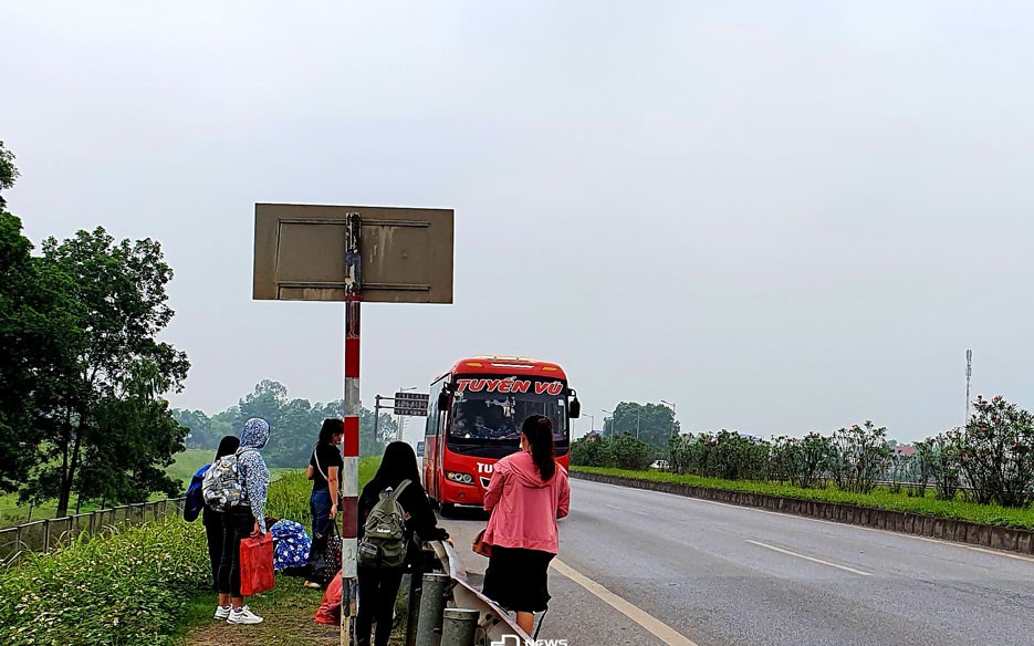 Hàng Trăm Xe Mang Biển Kiểm Soát Hà Nội Vi Phạm Luật Giao Thông