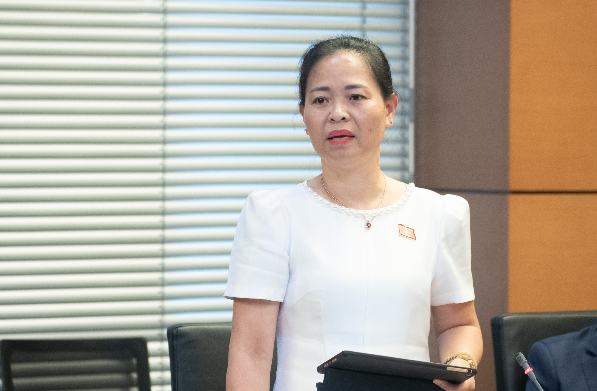 Đề xuất 'cởi trói' hơn nữa, mở rộng đối tượng viên chức được thành lập, quản lý, điều hành, làm việc tại doanh nghiệp- Ảnh 4. Đề xuất 'cởi trói' hơn nữa, mở rộng đối tượng viên chức được thành lập, quản lý, điều hành, làm việc tại doanh nghiệp- Ảnh 4.