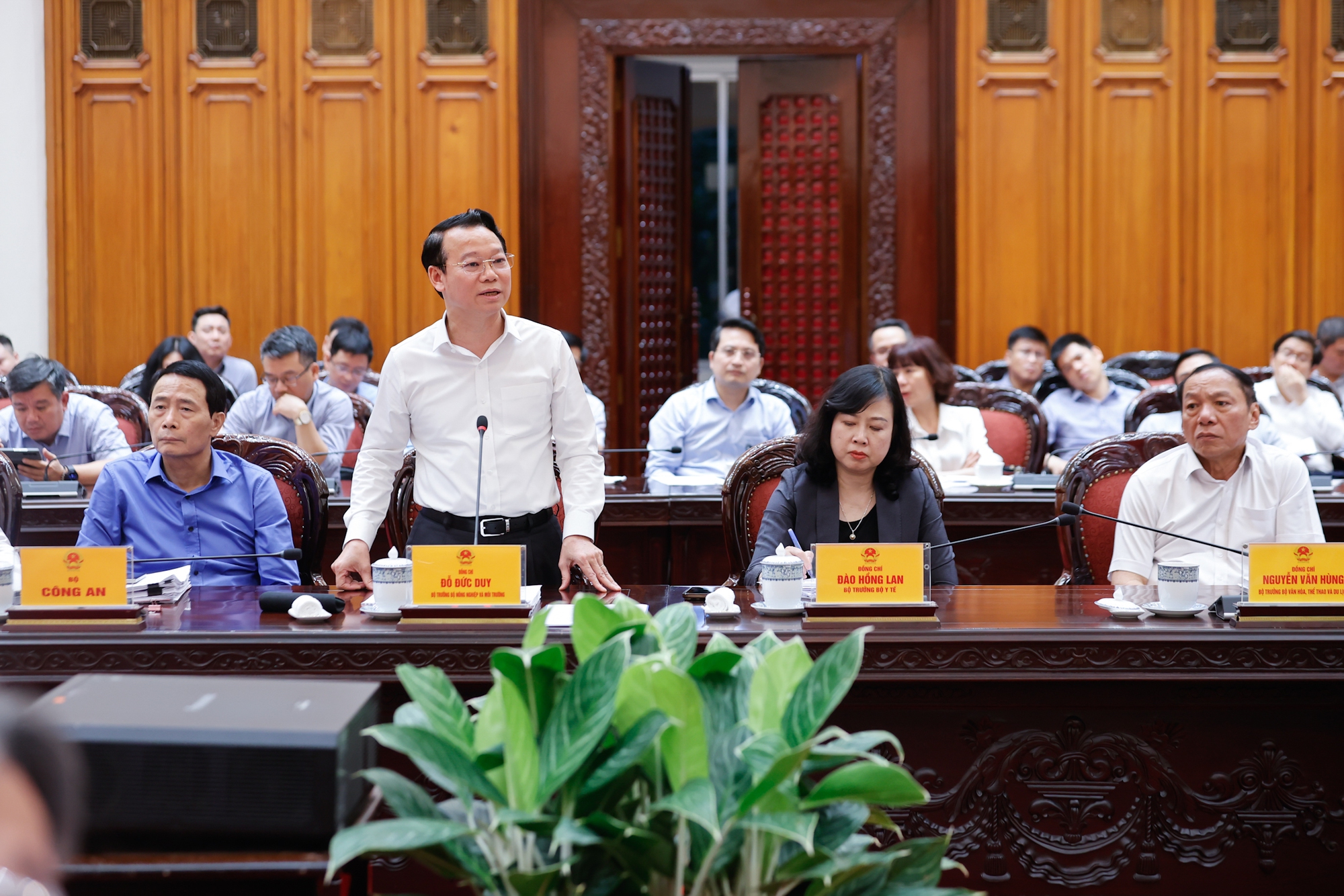 Rà soát phân cấp, phân quyền về ngân sách, nhân sự, đất đai, tài nguyên, tài sản, quyết định đầu tư...- Ảnh 8.