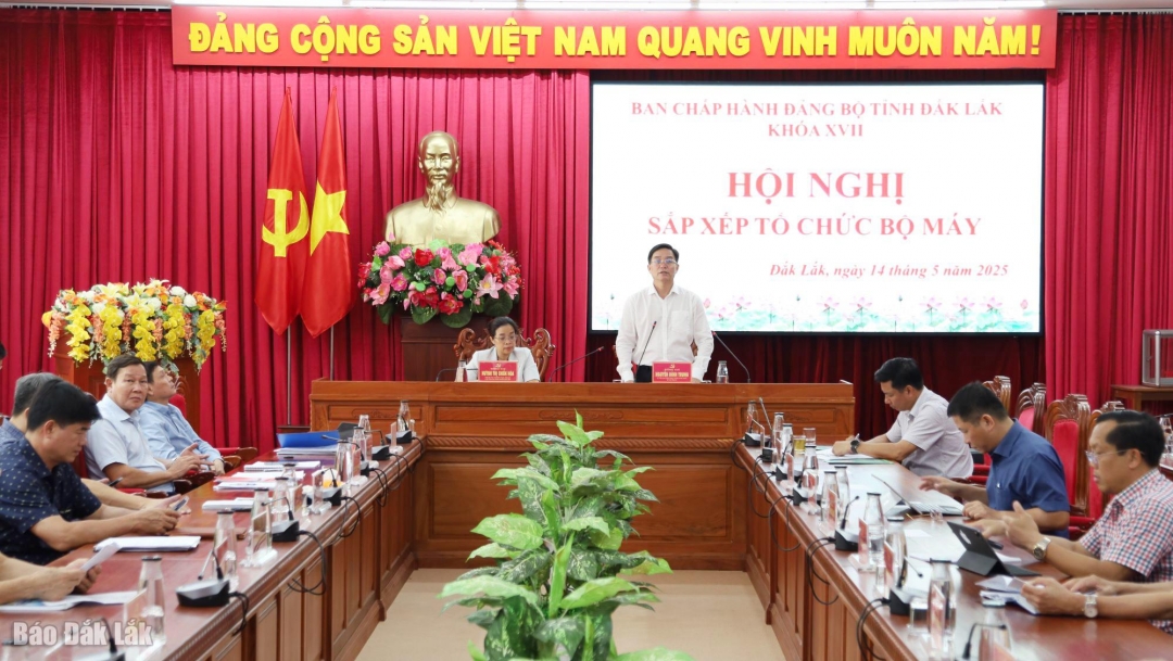 SẮP XẾP BỘ MÁY: Bố trí mỗi đảng bộ cấp xã mới có 27-33 Ủy viên BCH; 9-11 Ủy viên Thường vụ- Ảnh 1.