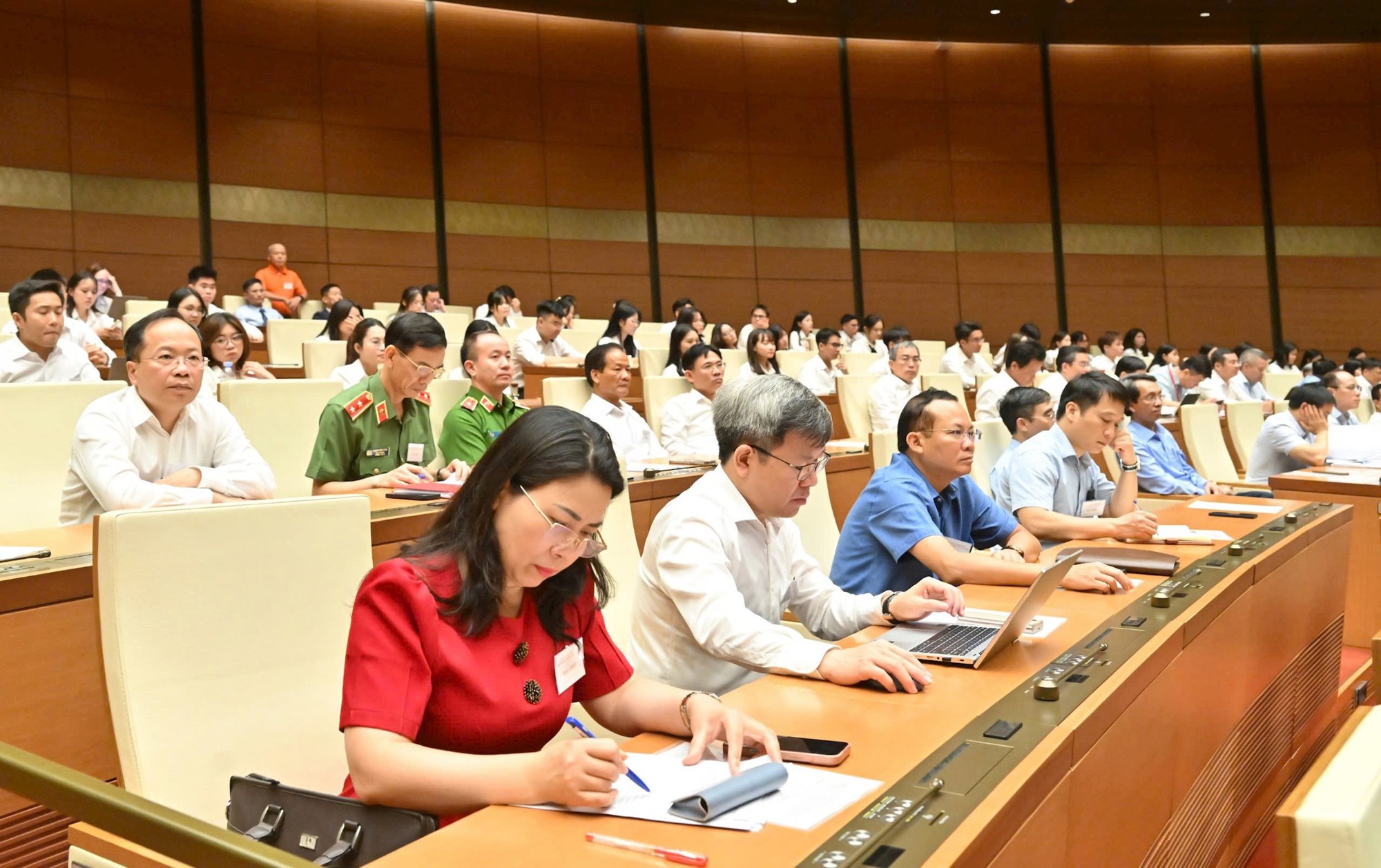 TỔNG THUẬT: HỘI NGHỊ TOÀN QUỐC TRIỂN KHAI NGHỊ QUYẾT 66-NQ/TW VÀ NGHỊ QUYẾT 68-NQ/TW CỦA BỘ CHÍNH TRỊ- Ảnh 21. TỔNG THUẬT: HỘI NGHỊ TOÀN QUỐC TRIỂN KHAI NGHỊ QUYẾT 66-NQ/TW VÀ NGHỊ QUYẾT 68-NQ/TW CỦA BỘ CHÍNH TRỊ- Ảnh 21.