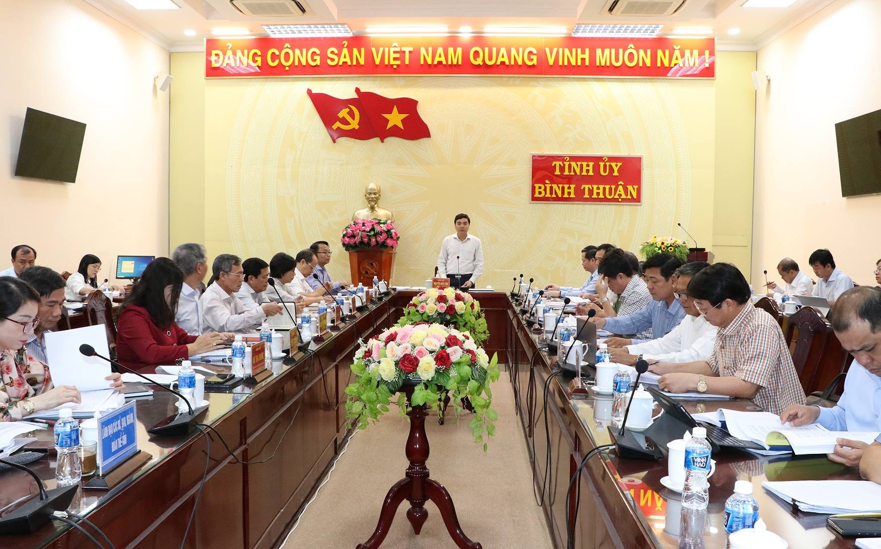 Gắn sắp xếp nhân sự với sàng lọc, nâng cao chất lượng đội ngũ; bố trí Bí thư cấp xã không phải là người địa phương- Ảnh 2. Gắn sắp xếp nhân sự với sàng lọc, nâng cao chất lượng đội ngũ; bố trí Bí thư cấp xã không phải là người địa phương- Ảnh 2.