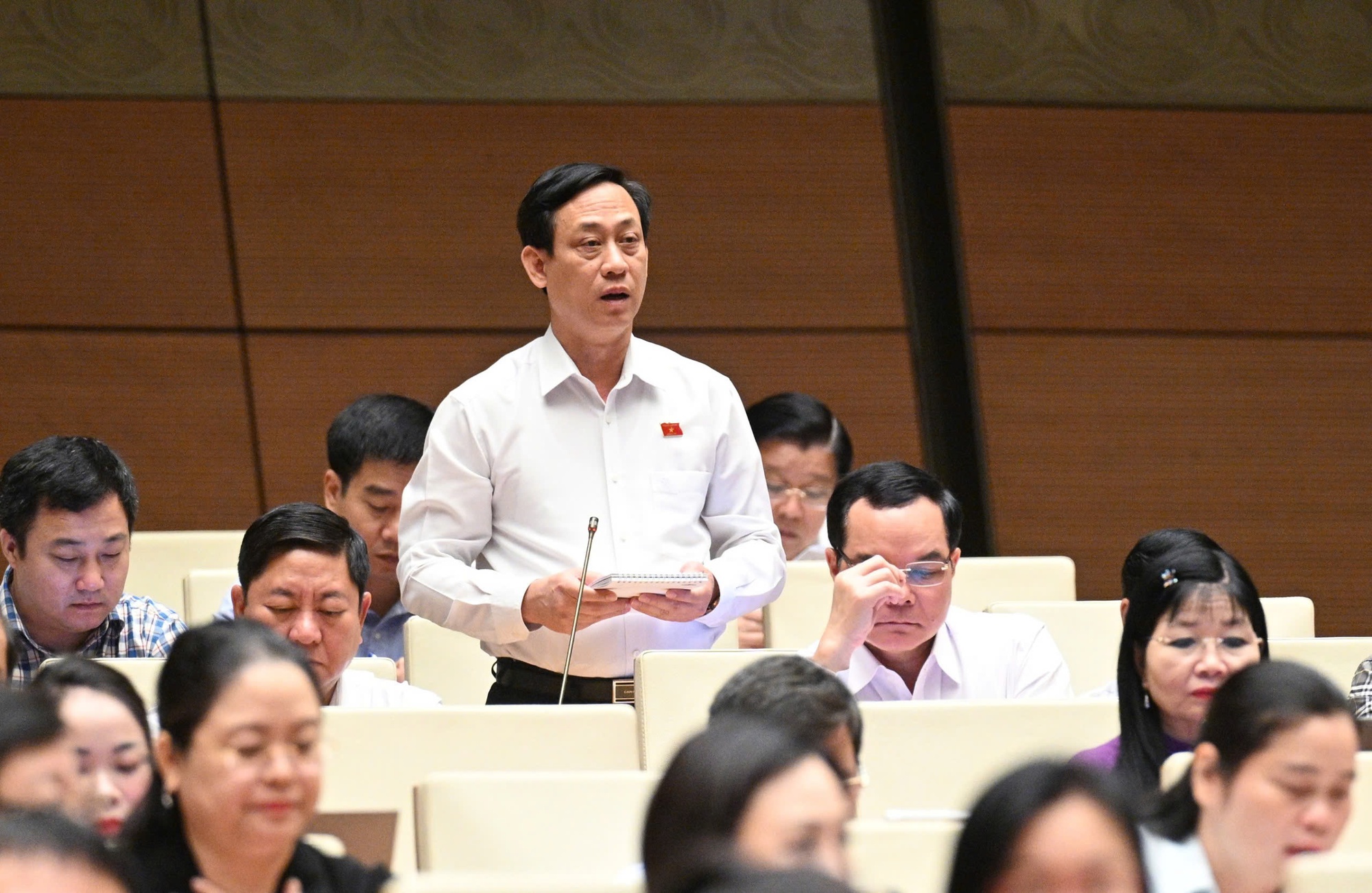 Sửa Luật Bầu cử: Đề xuất UBND cấp xã quyết định khu vực bỏ phiếu- Ảnh 7. Sửa Luật Bầu cử: Đề xuất UBND cấp xã quyết định khu vực bỏ phiếu- Ảnh 7.