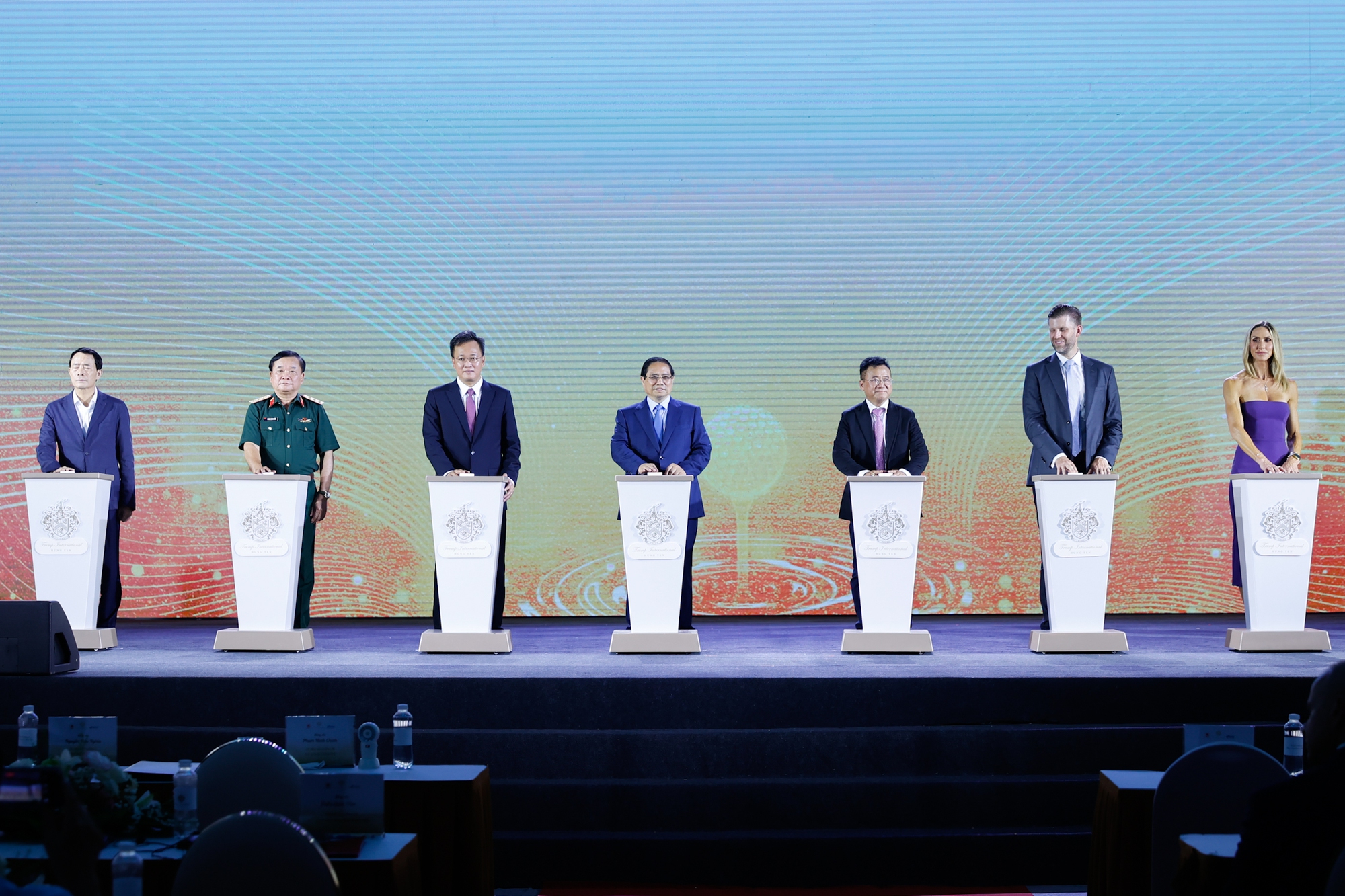 THỦ TƯỚNG DỰ LỄ KHỞI CÔNG DỰ ÁN TRUMP INTERNATIONAL HƯNG YÊN- Ảnh 3.