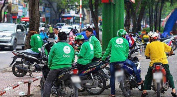 Đề xuất miễn lệ phí trước bạ, thuế VAT, ưu đãi tín dụng để chuyển 400.000 xe công nghệ chạy xăng sang xe điện - Ảnh 3.