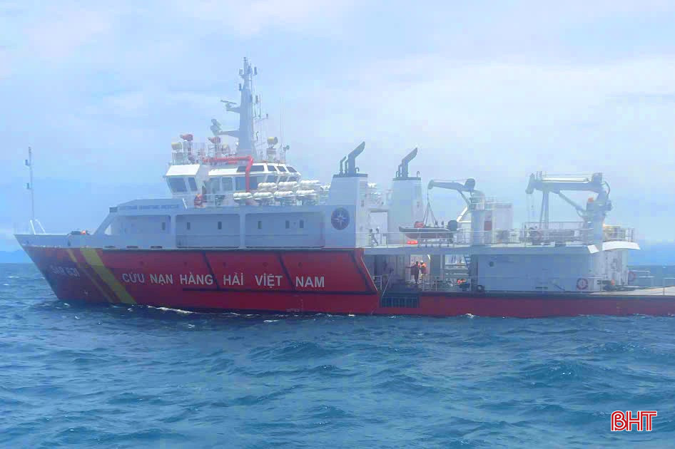 Chìm tàu ở Hà Tĩnh: Cứu hộ thành công toàn bộ thuyền viên gặp nạn- Ảnh 8.