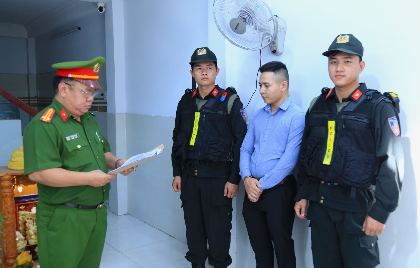 'TỔNG TIẾN CÔNG' HÀNG GIẢ: Khởi tố vụ án EBC Đồng Nai; bắt Giám đốc, kế toán Công ty An Phúc Khang- Ảnh 4. 'TỔNG TIẾN CÔNG' HÀNG GIẢ: Khởi tố vụ án EBC Đồng Nai; bắt Giám đốc, kế toán Công ty An Phúc Khang- Ảnh 4.