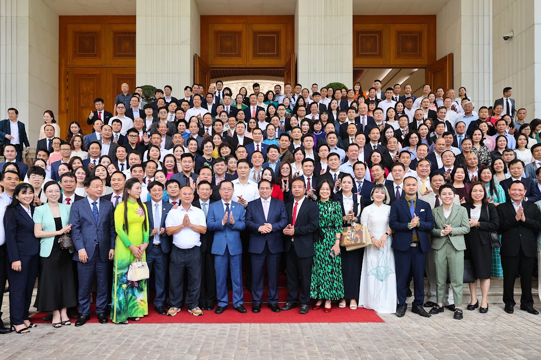 TỔNG THUẬT: THỦ TƯỚNG TỌA ĐÀM VỚI DOANH NGHIỆP VỀ PHÁT TRIỂN KINH TẾ TƯ NHÂN- Ảnh 32. TỔNG THUẬT: THỦ TƯỚNG TỌA ĐÀM VỚI DOANH NGHIỆP VỀ PHÁT TRIỂN KINH TẾ TƯ NHÂN- Ảnh 32.