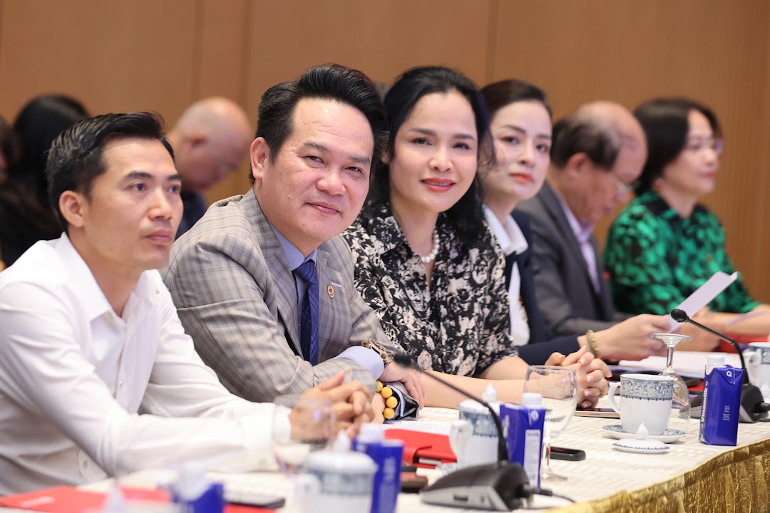TỔNG THUẬT: THỦ TƯỚNG TỌA ĐÀM VỚI DOANH NGHIỆP VỀ PHÁT TRIỂN KINH TẾ TƯ NHÂN- Ảnh 16. TỔNG THUẬT: THỦ TƯỚNG TỌA ĐÀM VỚI DOANH NGHIỆP VỀ PHÁT TRIỂN KINH TẾ TƯ NHÂN- Ảnh 16.