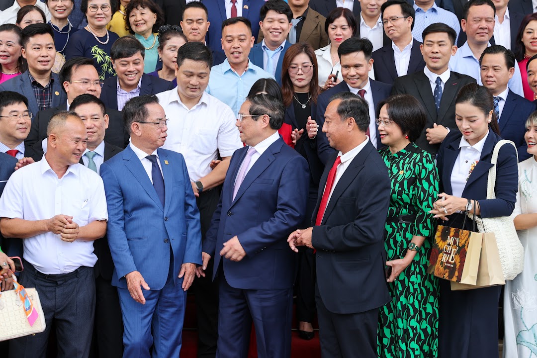 TỔNG THUẬT: THỦ TƯỚNG TỌA ĐÀM VỚI DOANH NGHIỆP VỀ PHÁT TRIỂN KINH TẾ TƯ NHÂN- Ảnh 33. TỔNG THUẬT: THỦ TƯỚNG TỌA ĐÀM VỚI DOANH NGHIỆP VỀ PHÁT TRIỂN KINH TẾ TƯ NHÂN- Ảnh 33.