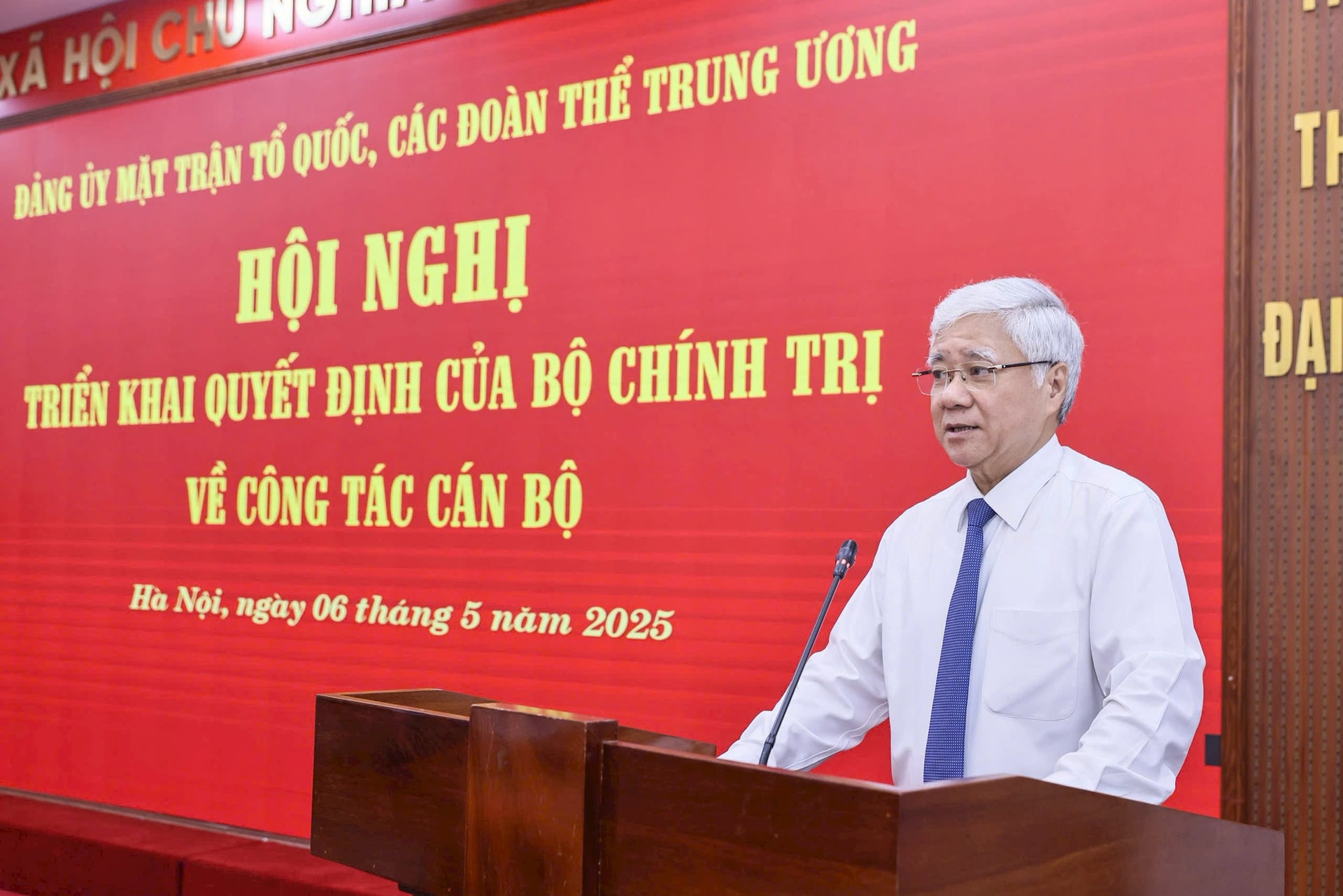 Bộ Chính trị điều động, chỉ định ông Nguyễn Thái Học giữ chức vụ mới- Ảnh 3. Bộ Chính trị điều động, chỉ định ông Nguyễn Thái Học giữ chức vụ mới- Ảnh 3.