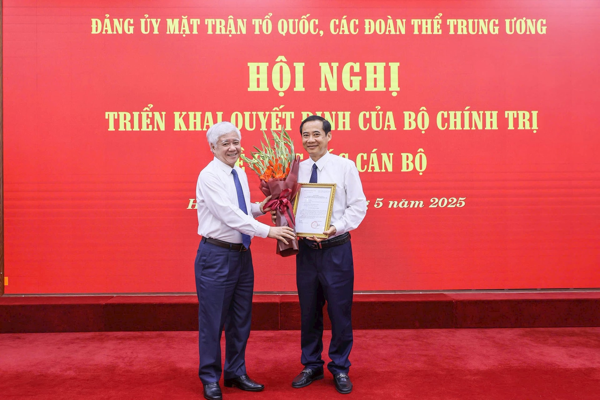 Bộ Chính trị điều động, chỉ định ông Nguyễn Thái Học giữ chức vụ mới- Ảnh 2. Bộ Chính trị điều động, chỉ định ông Nguyễn Thái Học giữ chức vụ mới- Ảnh 2.