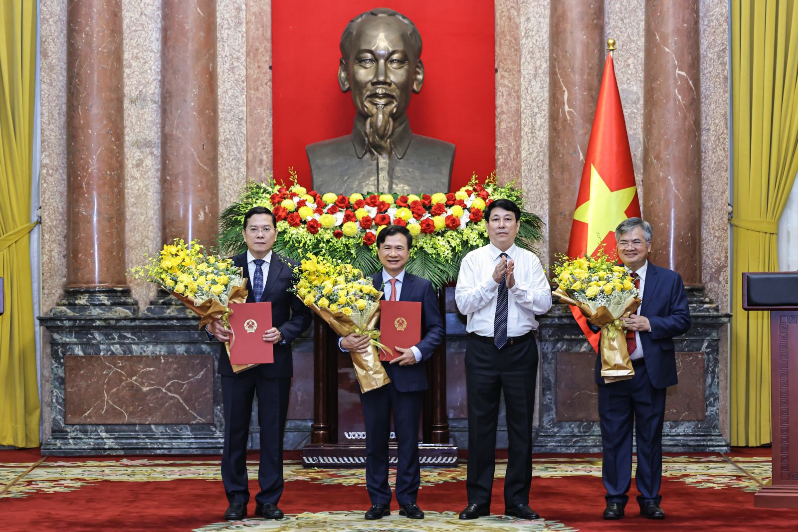 Bổ nhiệm 3 Phó Chủ nhiệm Văn phòng Chủ tịch nước- Ảnh 1. Bổ nhiệm 3 Phó Chủ nhiệm Văn phòng Chủ tịch nước- Ảnh 1.