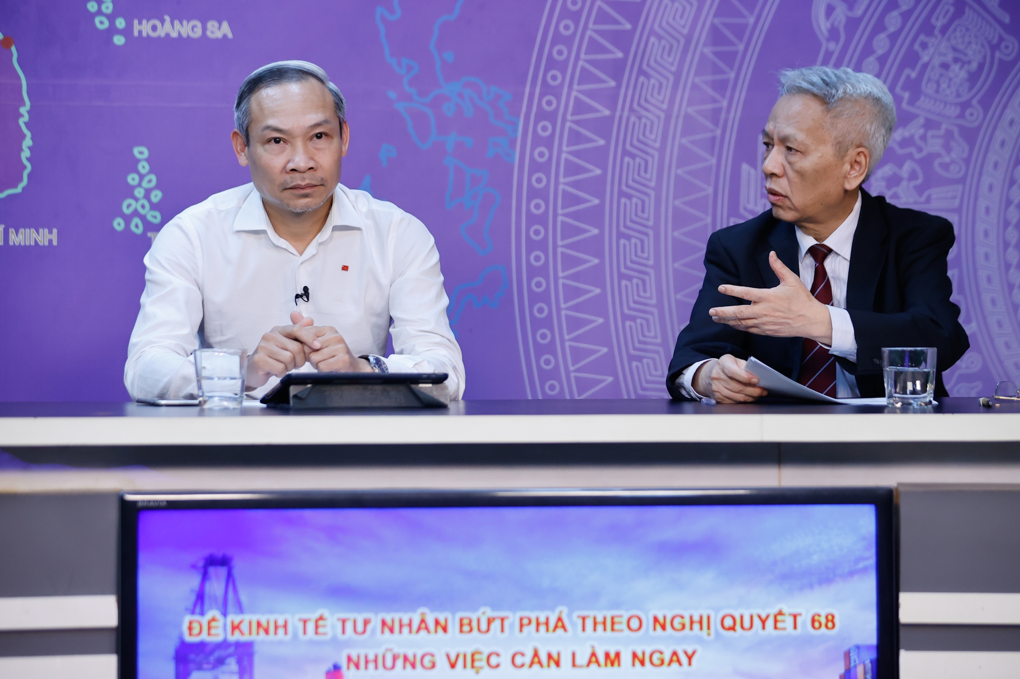 TỔNG THUẬT: TỌA ĐÀM ĐỂ KINH TẾ TƯ NHÂN BỨT PHÁ THEO NGHỊ QUYẾT 68 - NHỮNG VIỆC CẦN LÀM NGAY- Ảnh 2. TỔNG THUẬT: TỌA ĐÀM ĐỂ KINH TẾ TƯ NHÂN BỨT PHÁ THEO NGHỊ QUYẾT 68 - NHỮNG VIỆC CẦN LÀM NGAY- Ảnh 2.