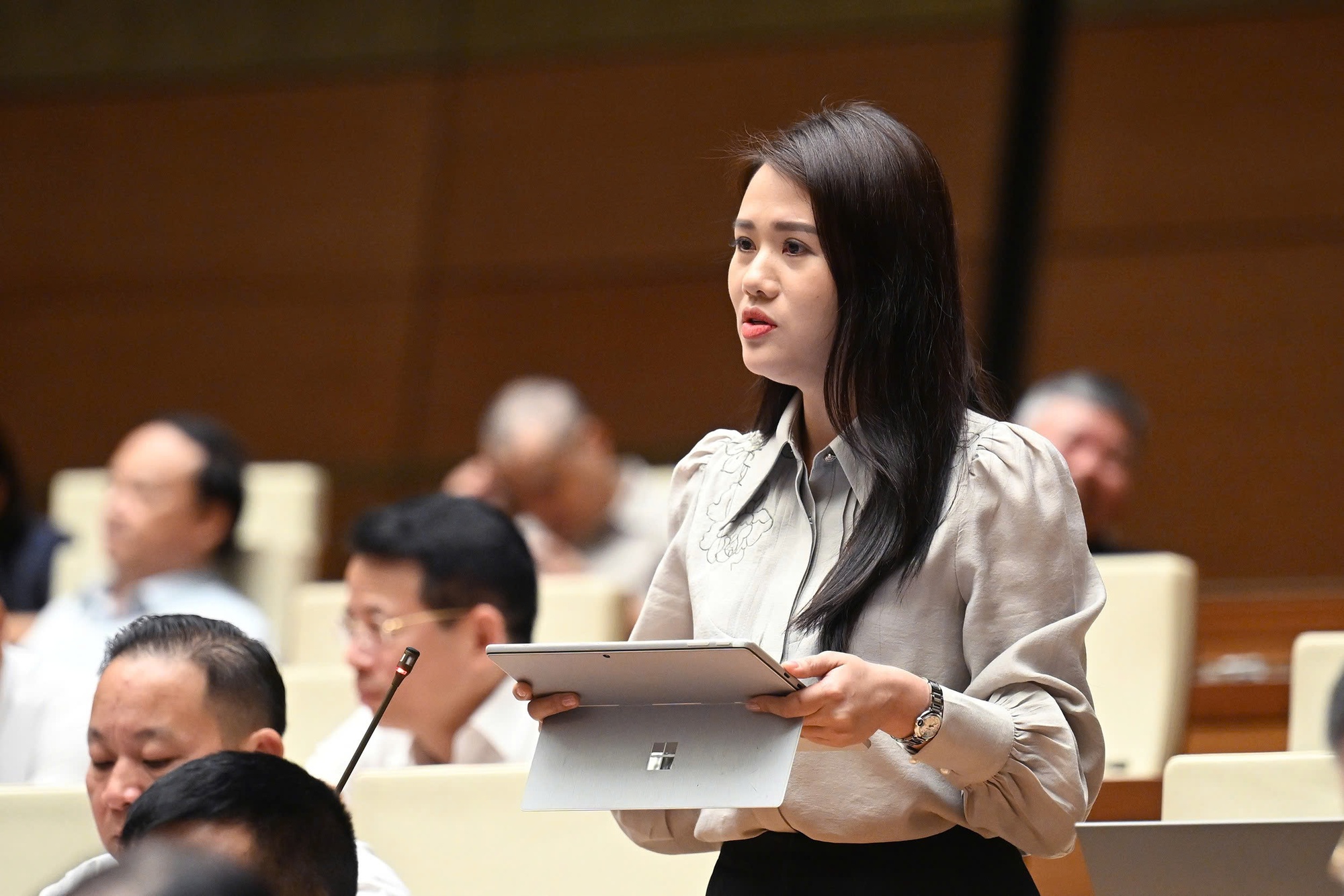 Kiến nghị đẩy nhanh tiến độ cải cách tiền lương; có chính sách rõ ràng đối với CBCC, người hoạt động không chuyên trách cấp xã- Ảnh 8. Kiến nghị đẩy nhanh tiến độ cải cách tiền lương; có chính sách rõ ràng đối với CBCC, người hoạt động không chuyên trách cấp xã- Ảnh 8.