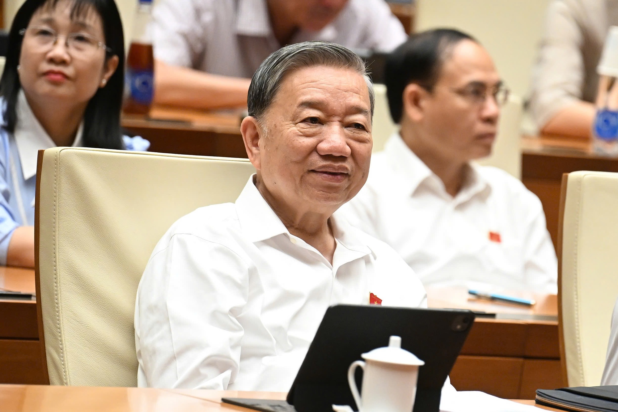 Kiến nghị đẩy nhanh tiến độ cải cách tiền lương; có chính sách rõ ràng đối với CBCC, người hoạt động không chuyên trách cấp xã- Ảnh 2. Kiến nghị đẩy nhanh tiến độ cải cách tiền lương; có chính sách rõ ràng đối với CBCC, người hoạt động không chuyên trách cấp xã- Ảnh 2.